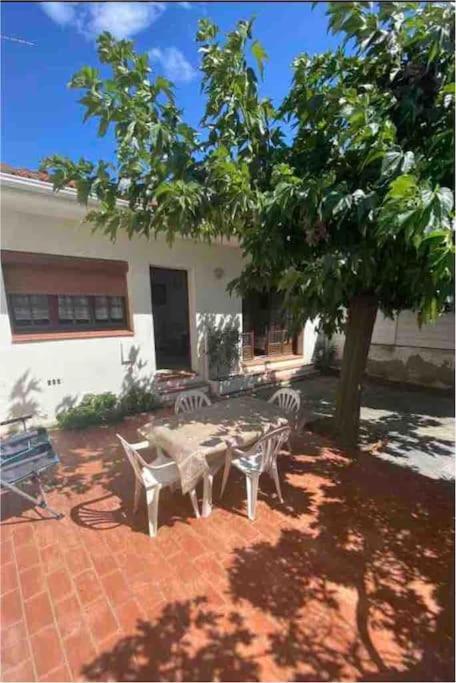 Maison Proche Plage Canet-en-Roussillon Bagian luar foto